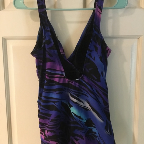 Women’s Size 12 One-piece Swimsuit - Picture 2 of 2